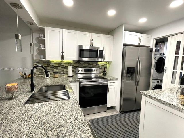 7920 N Colony Cir N 109, Tamarac, FL 33321