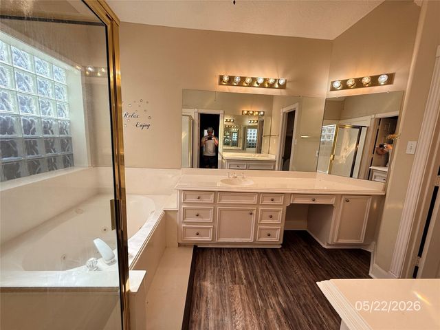 4627 Cashel Spring Drive, Houston, TX 77069