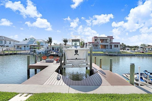 3926 VENETIAN WAY, Tampa, FL 33634