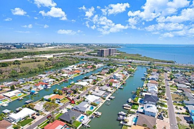 3926 VENETIAN WAY, Tampa, FL 33634