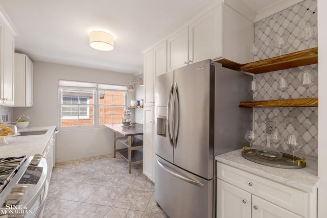 815 Harcourt Road, Grosse Pointe Park, MI 48230