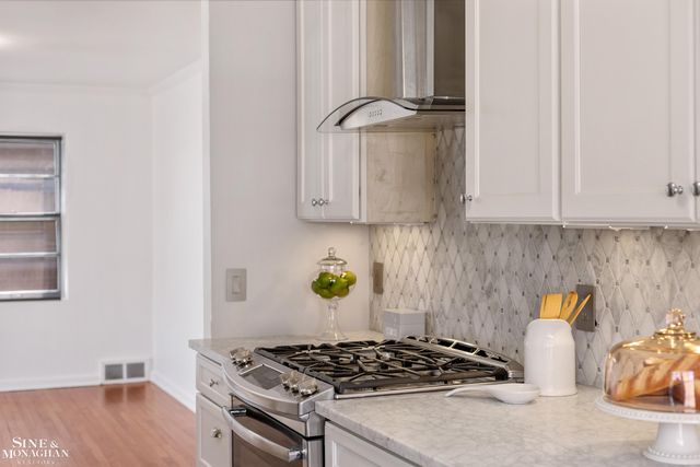 815 Harcourt Road, Grosse Pointe Park, MI 48230