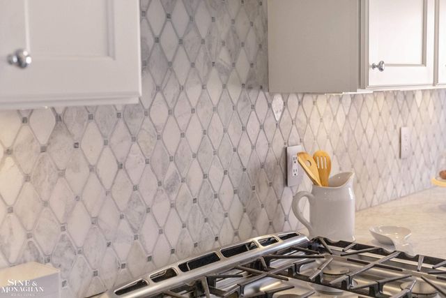 815 Harcourt Road, Grosse Pointe Park, MI 48230