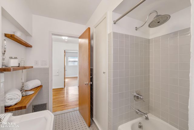 815 Harcourt Road, Grosse Pointe Park, MI 48230