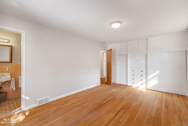 815 Harcourt Road, Grosse Pointe Park, MI 48230