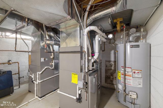 815 Harcourt Road, Grosse Pointe Park, MI 48230