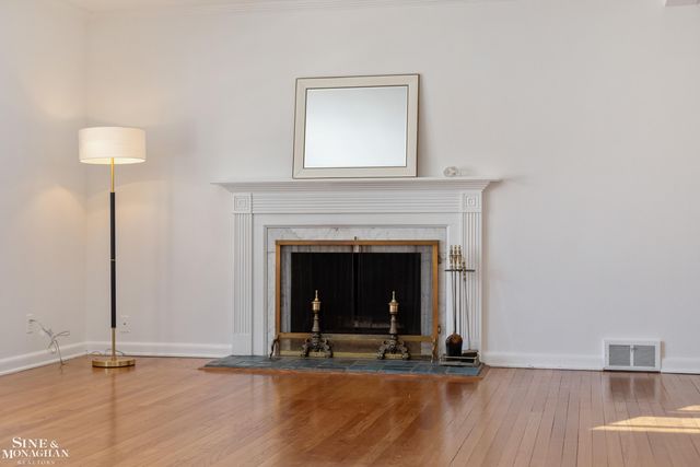 815 Harcourt Road, Grosse Pointe Park, MI 48230