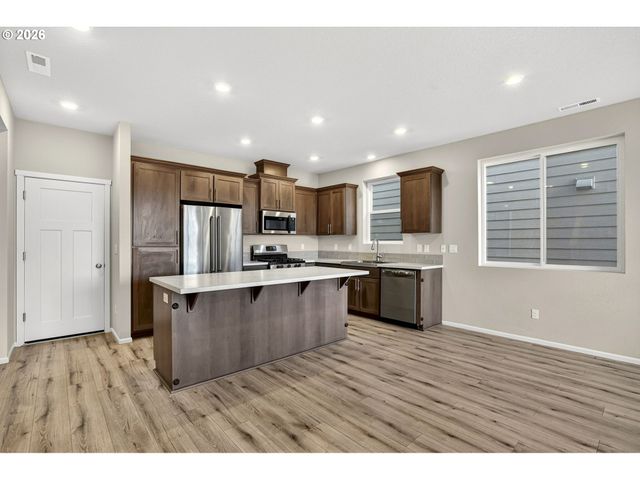 1939 Nw KENT St, Mc Minnville, OR 97128