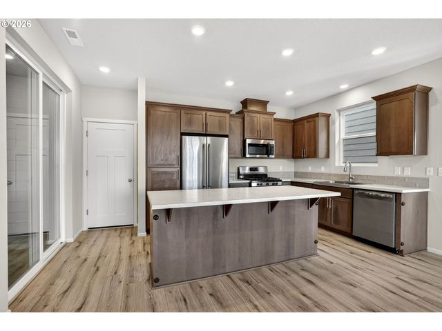 1939 Nw KENT St, Mc Minnville, OR 97128