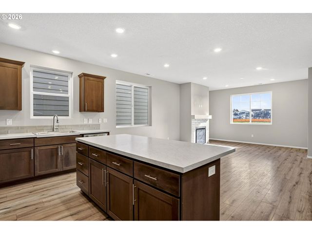 1939 Nw KENT St, Mc Minnville, OR 97128