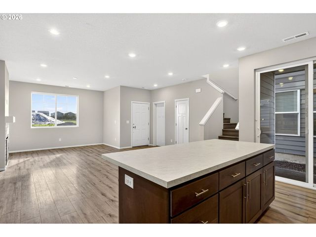 1939 Nw KENT St, Mc Minnville, OR 97128