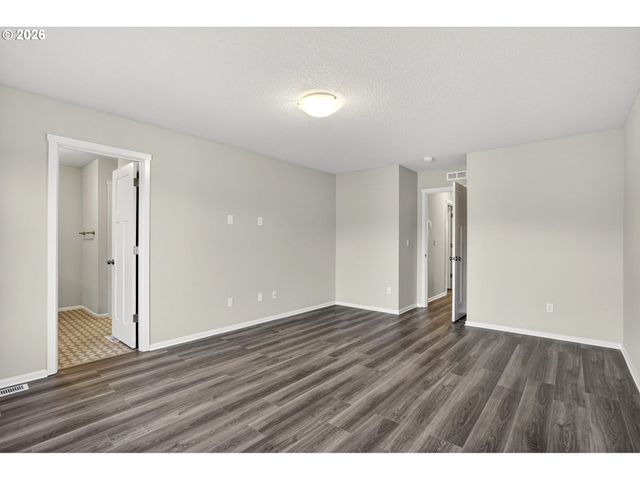 1939 Nw KENT St, Mc Minnville, OR 97128