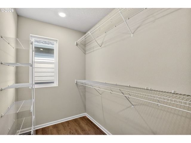 1939 Nw KENT St, Mc Minnville, OR 97128