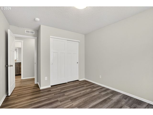 1939 Nw KENT St, Mc Minnville, OR 97128