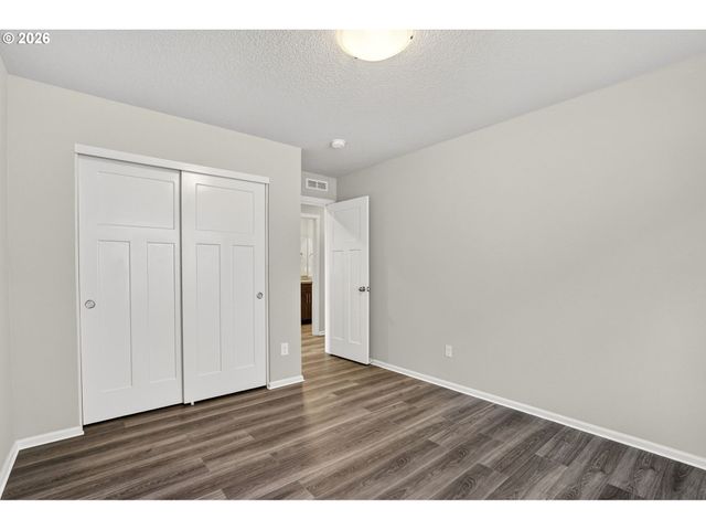 1939 Nw KENT St, Mc Minnville, OR 97128