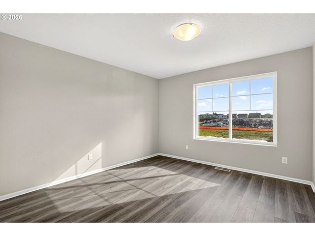 1939 Nw KENT St, Mc Minnville, OR 97128