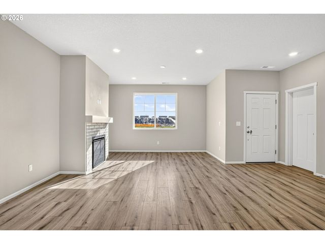 1939 Nw KENT St, Mc Minnville, OR 97128