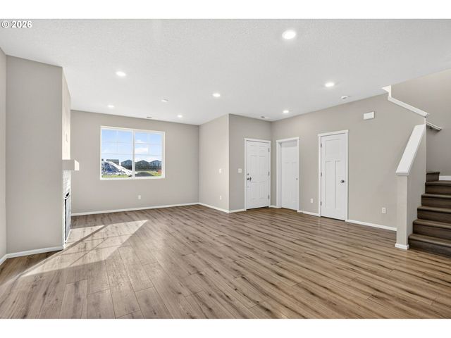 1939 Nw KENT St, Mc Minnville, OR 97128