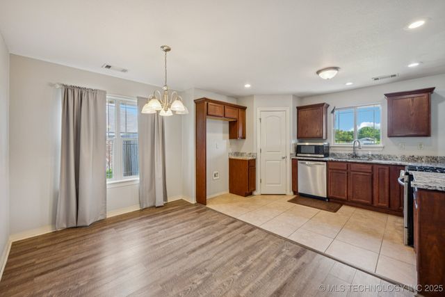 112 W 60th Place S, Muskogee, OK 74401