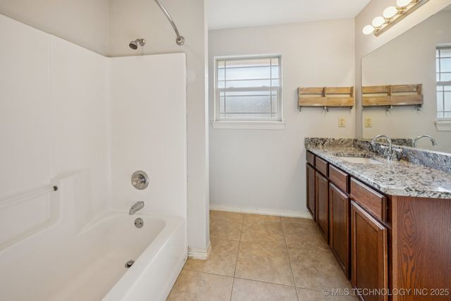 112 W 60th Place S, Muskogee, OK 74401