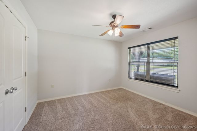 112 W 60th Place S, Muskogee, OK 74401