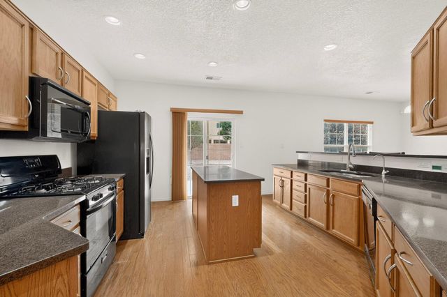 1919 Cam Fella Street SE, Albuquerque, NM 87123