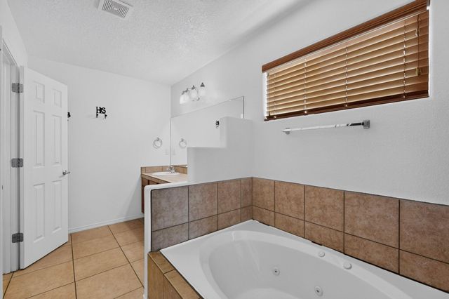 1919 Cam Fella Street SE, Albuquerque, NM 87123