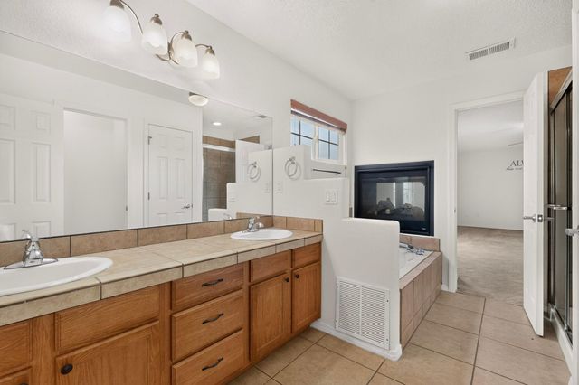 1919 Cam Fella Street SE, Albuquerque, NM 87123