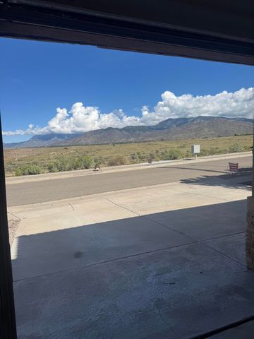 1919 Cam Fella Street SE, Albuquerque, NM 87123