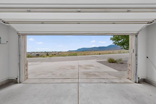 1919 Cam Fella Street SE, Albuquerque, NM 87123