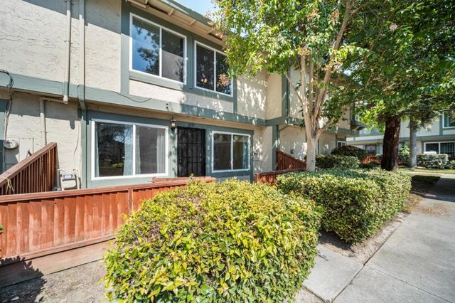 2697 Lone Bluff Way, San Jose, CA 95111