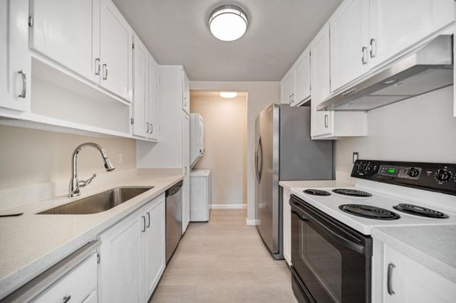 2697 Lone Bluff Way, San Jose, CA 95111