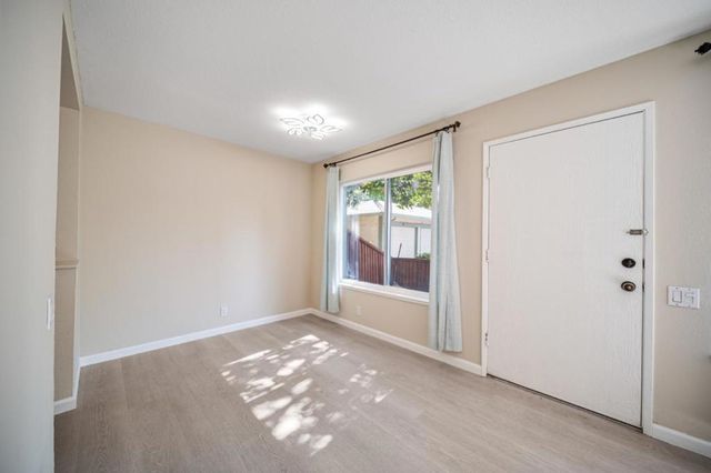 2697 Lone Bluff Way, San Jose, CA 95111