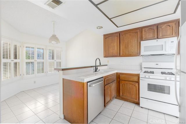 23 Columbus, Irvine, CA 92620