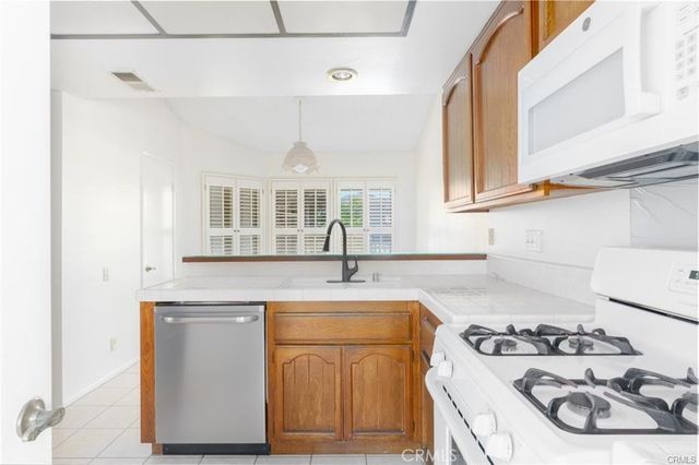 23 Columbus, Irvine, CA 92620