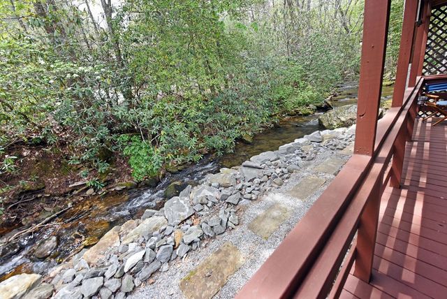 1091 Creekside Drive, Hiawassee, GA 30546