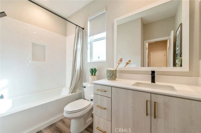 824 s harbor blvd, Santa Ana, CA 92704