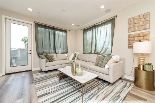 824 s harbor blvd, Santa Ana, CA 92704