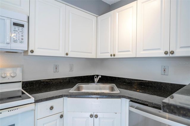 5136 PARK CENTRAL DRIVE 212, Orlando, FL 32839