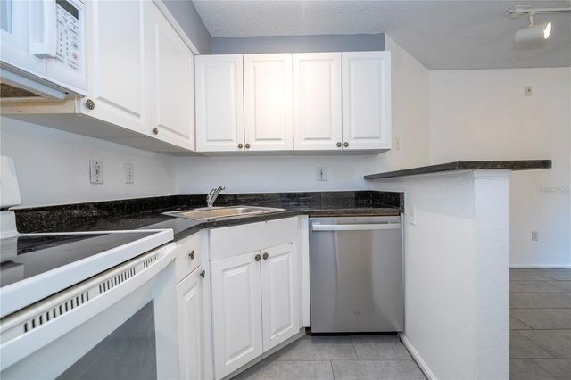 5136 PARK CENTRAL DRIVE 212, Orlando, FL 32839