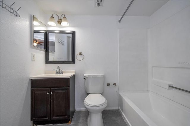 5136 PARK CENTRAL DRIVE 212, Orlando, FL 32839