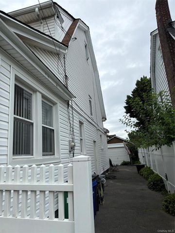 20905 Hollis Avenue, Queens Village, NY 11429
