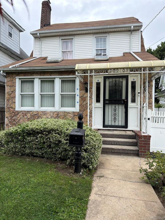 20905 Hollis Avenue, Queens Village, NY 11429