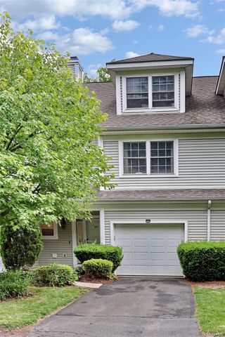 27 Underhill Drive, Pomona, NY 10970