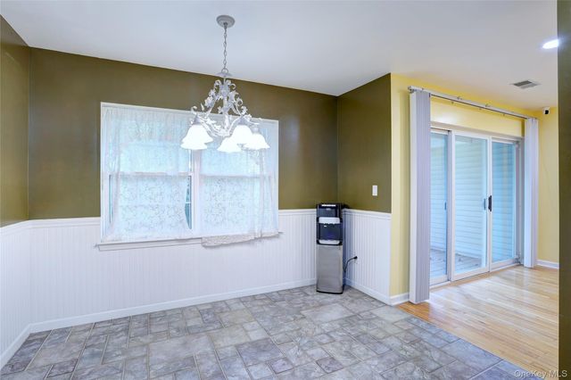 27 Underhill Drive, Pomona, NY 10970