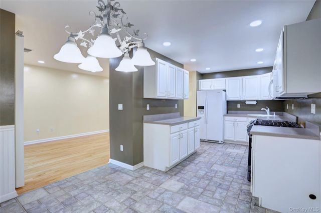 27 Underhill Drive, Pomona, NY 10970