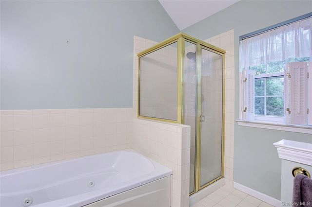 27 Underhill Drive, Pomona, NY 10970