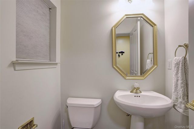 27 Underhill Drive, Pomona, NY 10970