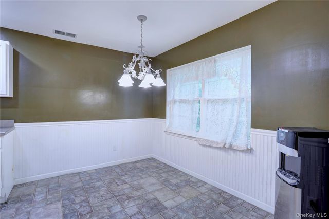 27 Underhill Drive, Pomona, NY 10970