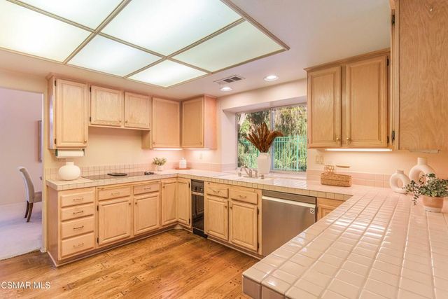 368 Pellburne Court, Simi Valley, CA 93065